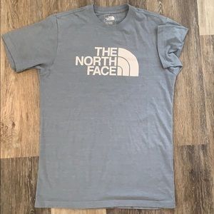 Men’s The North Face slim fit tee.